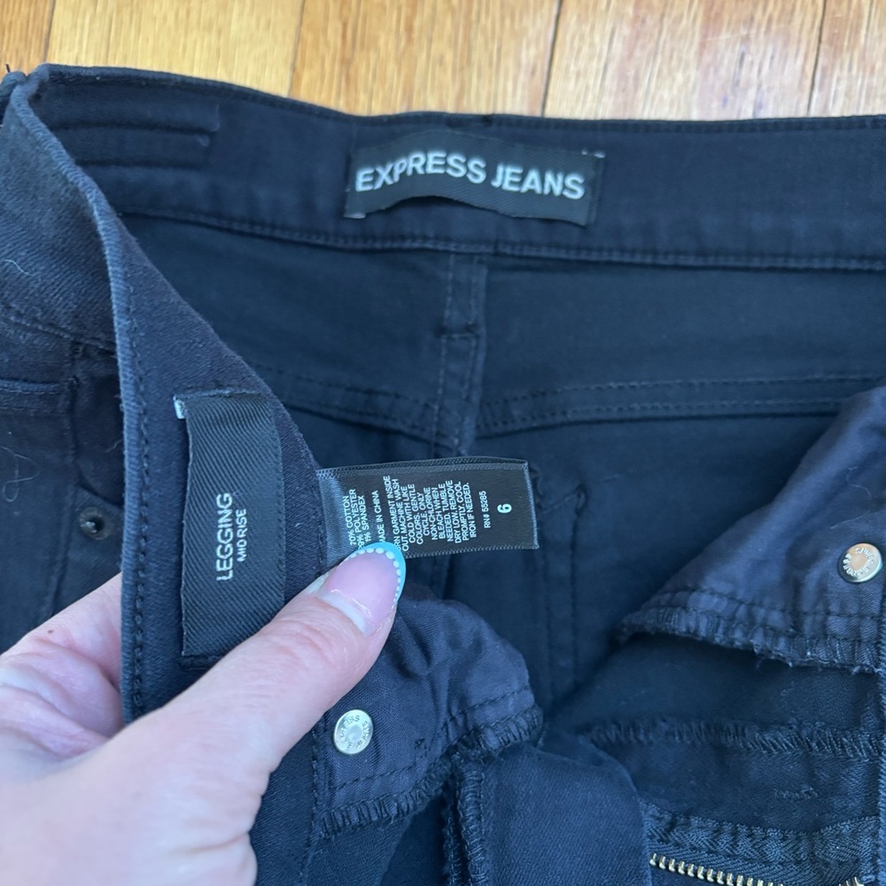 Express Black Ripped Jeans - Picture 2 of 3
